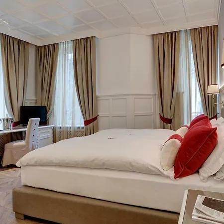 Grand Des Alpes Отель Шамони